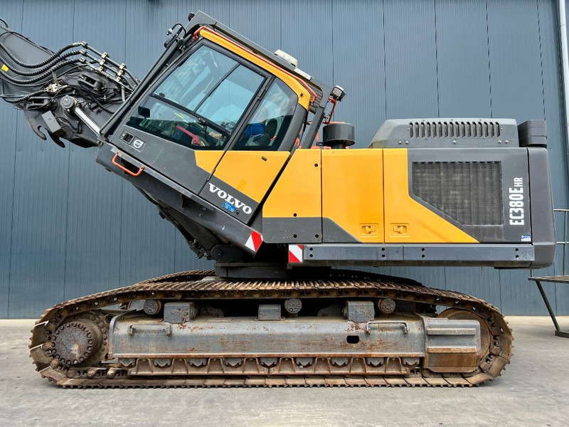 Volvo EC380E HR UHD - Lánctalpas kotró: 4 kép. Volvo EC380E HR UHD - Lánctalpas kotró: 4 kép.