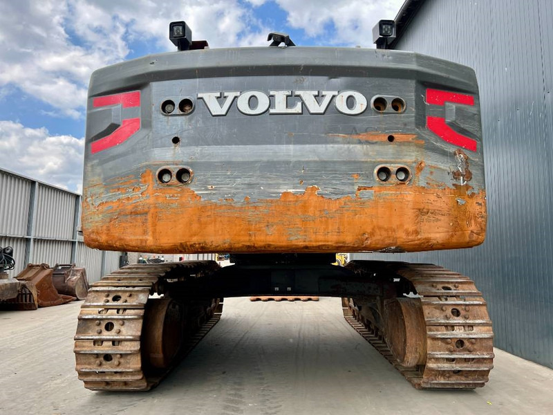 Volvo EC750E L - Lánctalpas kotró: 4 kép. Volvo EC750E L - Lánctalpas kotró: 4 kép.
