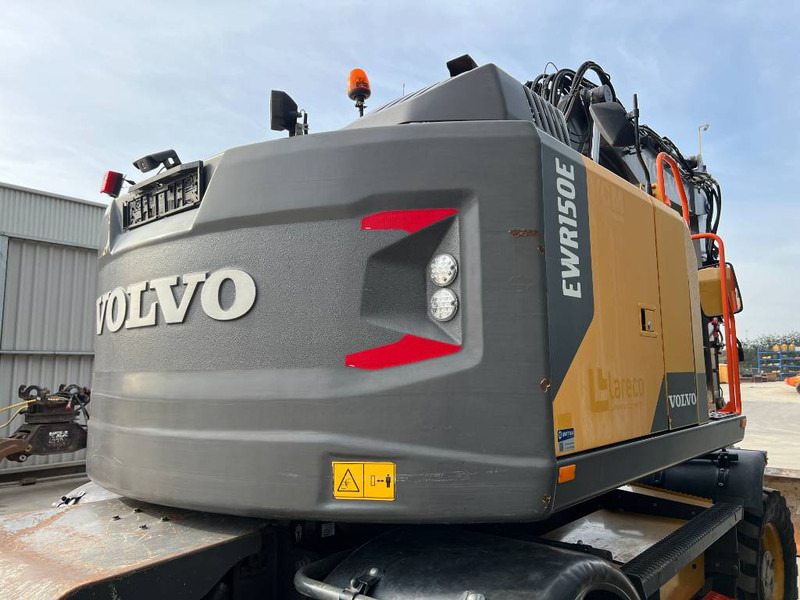 Volvo EWR150E - Gumikerekes kotró: 5 kép. Volvo EWR150E - Gumikerekes kotró: 5 kép.