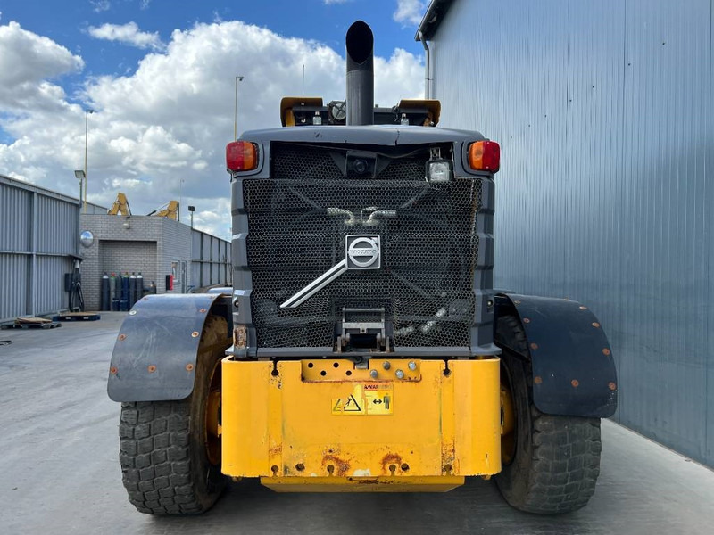 Volvo G970 - Gréder: 4 kép. Volvo G970 - Gréder: 4 kép.