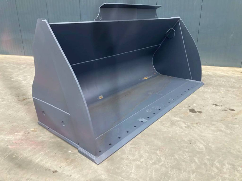 Volvo L120G - Kanál - Építőipari gépek: 1 kép. Volvo L120G - Kanál - Építőipari gépek: 1 kép.