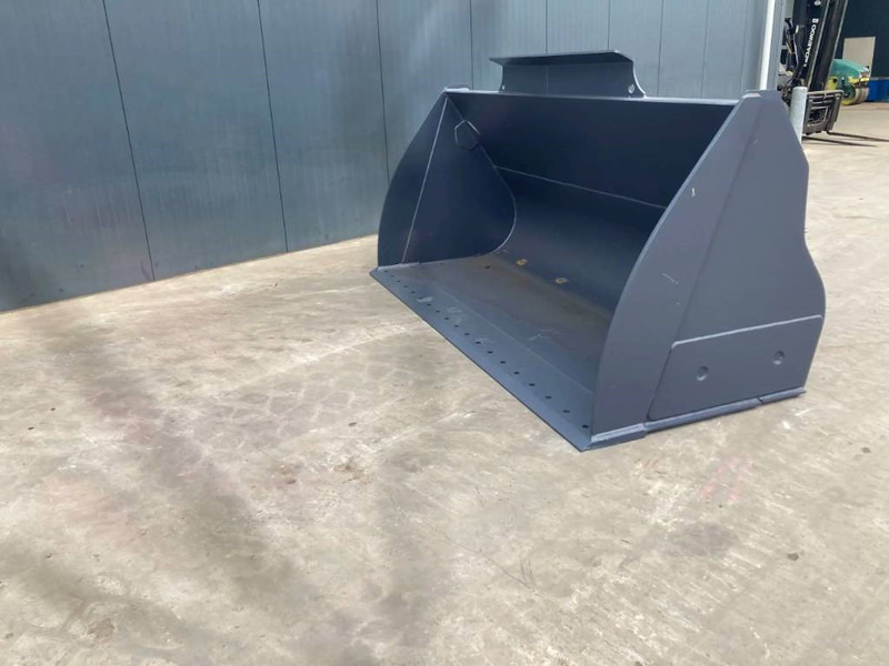 Volvo L120G - Kanál - Építőipari gépek: 5 kép. Volvo L120G - Kanál - Építőipari gépek: 5 kép.