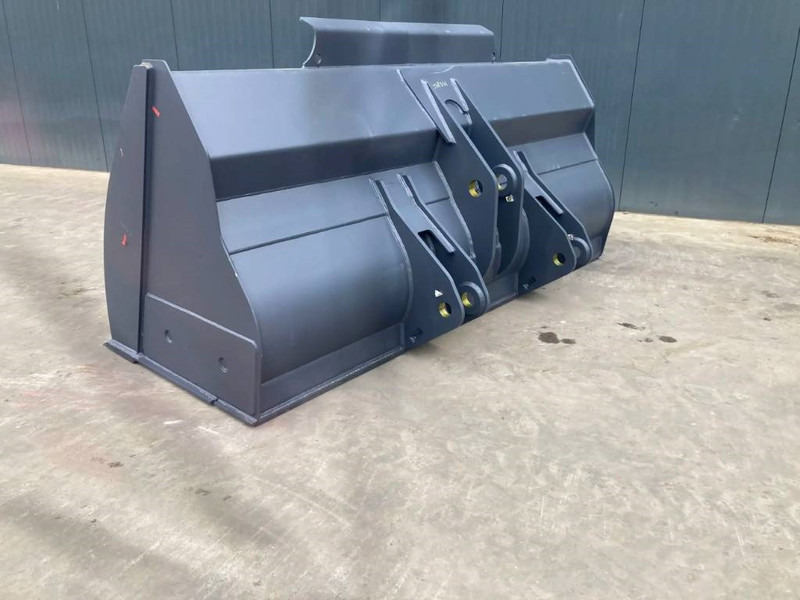 Volvo L120G - Kanál - Építőipari gépek: 2 kép. Volvo L120G - Kanál - Építőipari gépek: 2 kép.