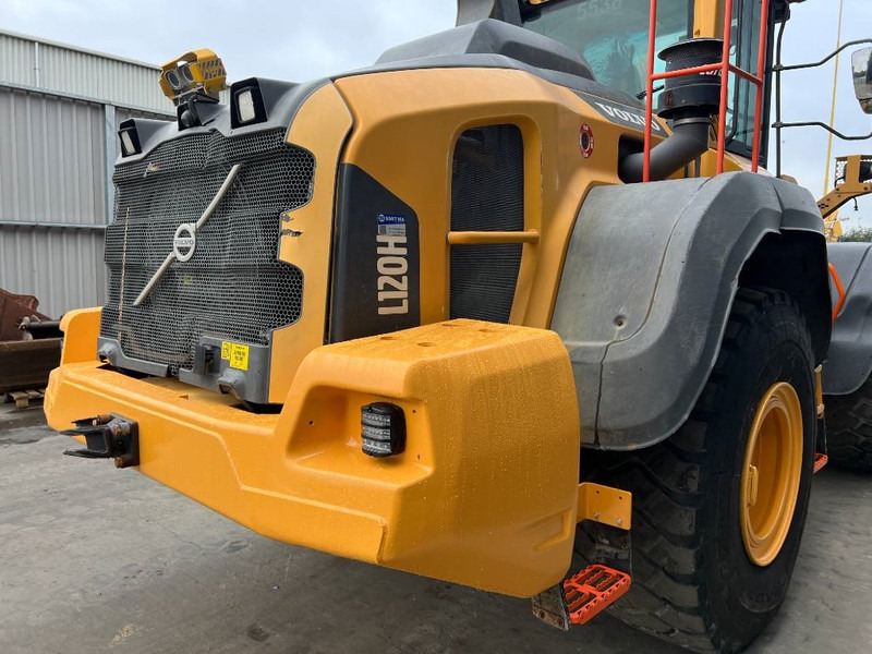 Volvo L120H - 3rd Valve - Weight System - Gumikerekes homlokrakodó: 5 kép. Volvo L120H - 3rd Valve - Weight System - Gumikerekes homlokrakodó: 5 kép.