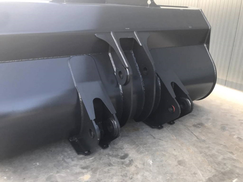 Volvo L180D - Kanál - Építőipari gépek: 3 kép. Volvo L180D - Kanál - Építőipari gépek: 3 kép.