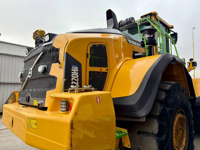 Volvo L220H - Gumikerekes homlokrakodó: 5 kép. Volvo L220H - Gumikerekes homlokrakodó: 5 kép.