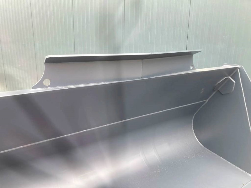 Volvo L90G - Kanál - Építőipari gépek: 4 kép. Volvo L90G - Kanál - Építőipari gépek: 4 kép.