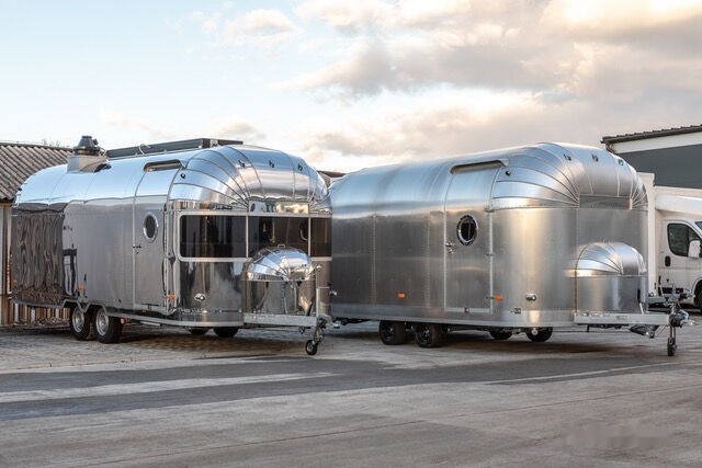 Airstream Catering Trailer | IN STOCK - Büfékocsi: 1 kép. Airstream Catering Trailer | IN STOCK - Büfékocsi: 1 kép.