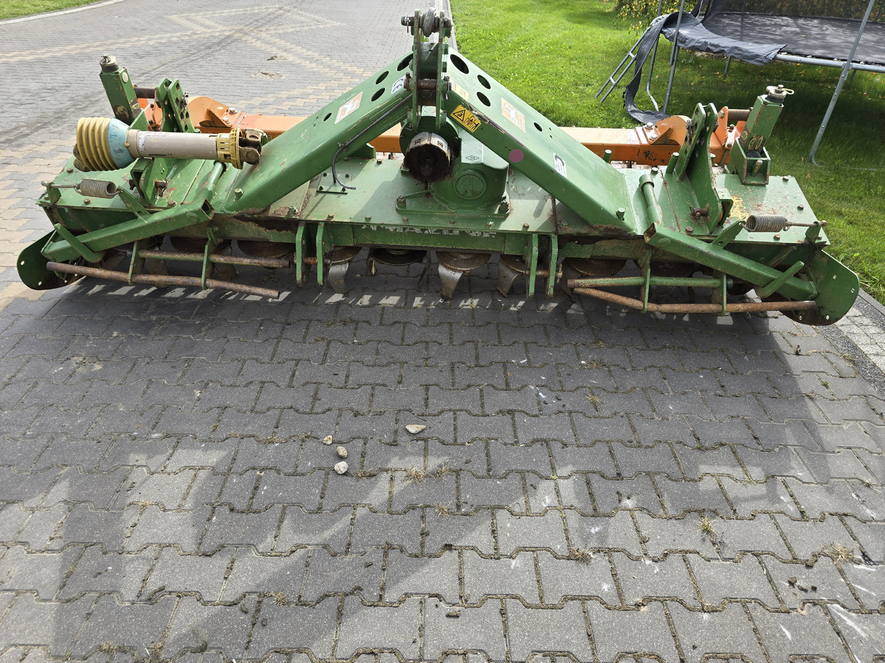 AMAZONE Cultimix KG 303 - Borona: 4 kép. AMAZONE Cultimix KG 303 - Borona: 4 kép.