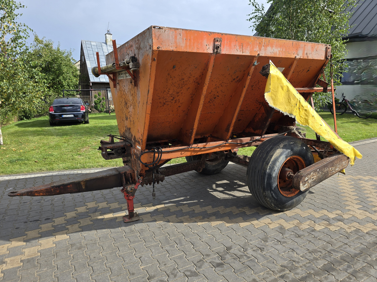 AMOS AGMT 5 ton - Műtrágyaszóró: 2 kép. AMOS AGMT 5 ton - Műtrágyaszóró: 2 kép.
