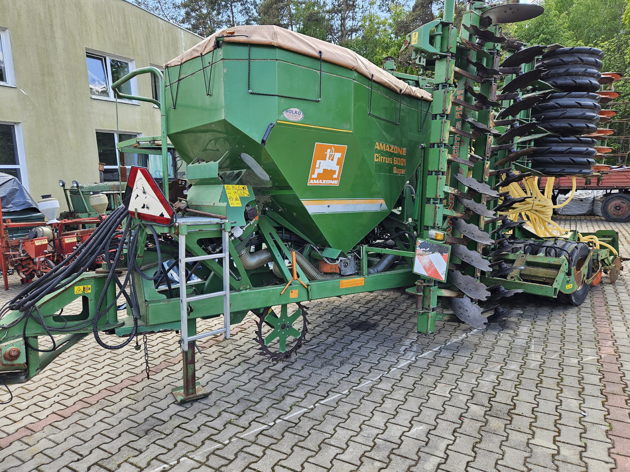 Amazone Cirrus 6001 Super - Kombinált vetőgép: 1 kép. Amazone Cirrus 6001 Super - Kombinált vetőgép: 1 kép.