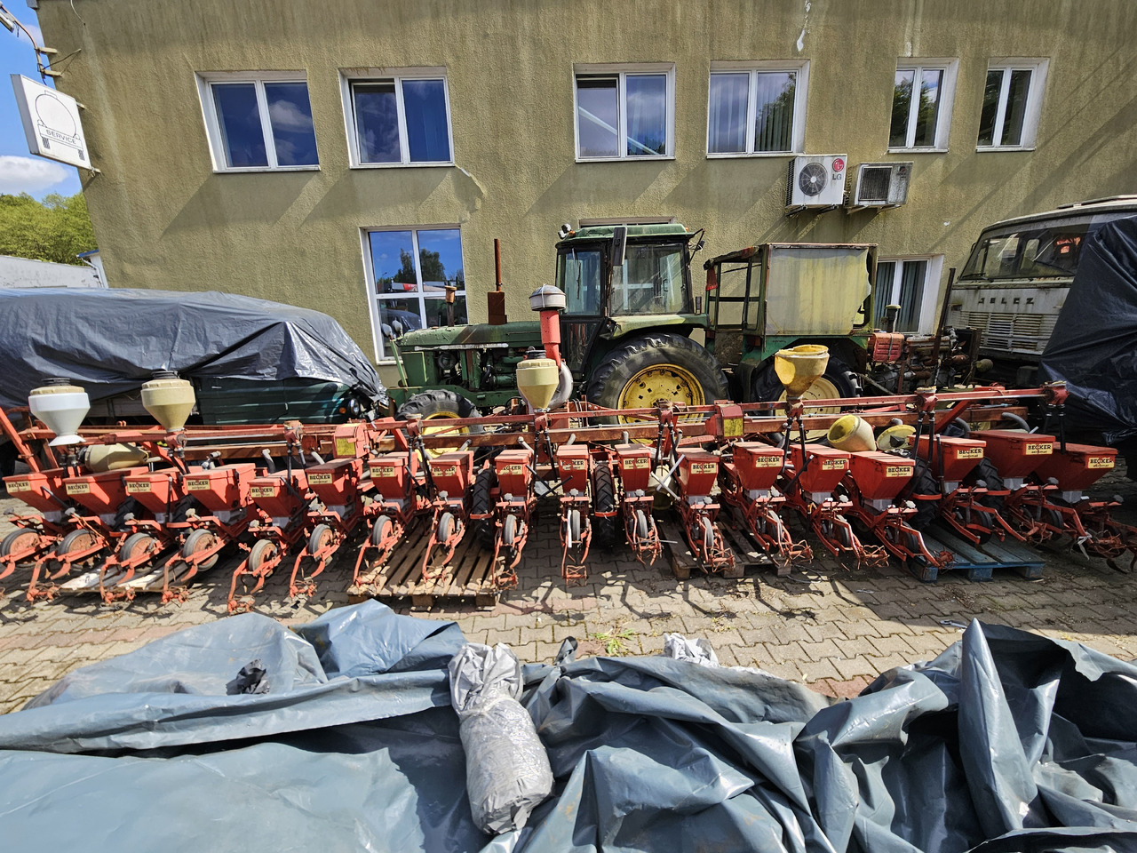 Becker Aeromat - Precíziós vetőgép: 2 kép. Becker Aeromat - Precíziós vetőgép: 2 kép.