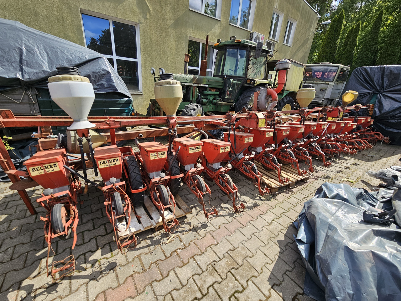 Becker Aeromat - Precíziós vetőgép: 1 kép. Becker Aeromat - Precíziós vetőgép: 1 kép.