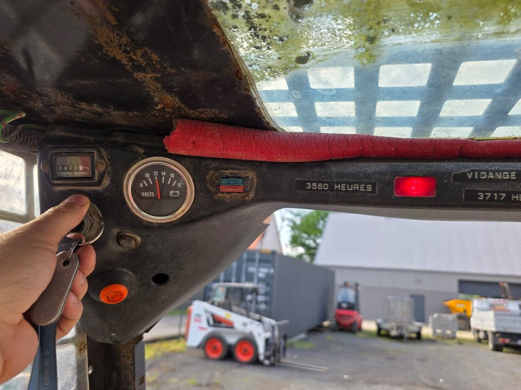 Bobcat 643 - Kotrórakodó: 5 kép. Bobcat 643 - Kotrórakodó: 5 kép.