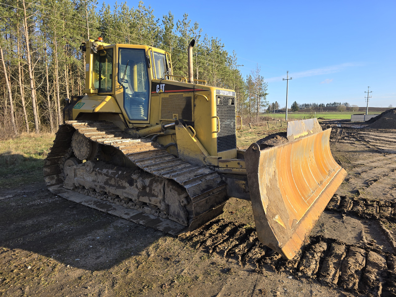 CATERPILLAR D6N XL, LGP - Buldózer: 3 kép. CATERPILLAR D6N XL, LGP - Buldózer: 3 kép.