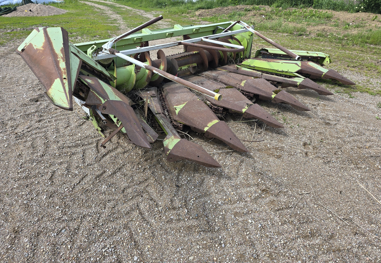 CLAAS MG8-6218 - Önjáró szecskázógép: 3 kép. CLAAS MG8-6218 - Önjáró szecskázógép: 3 kép.