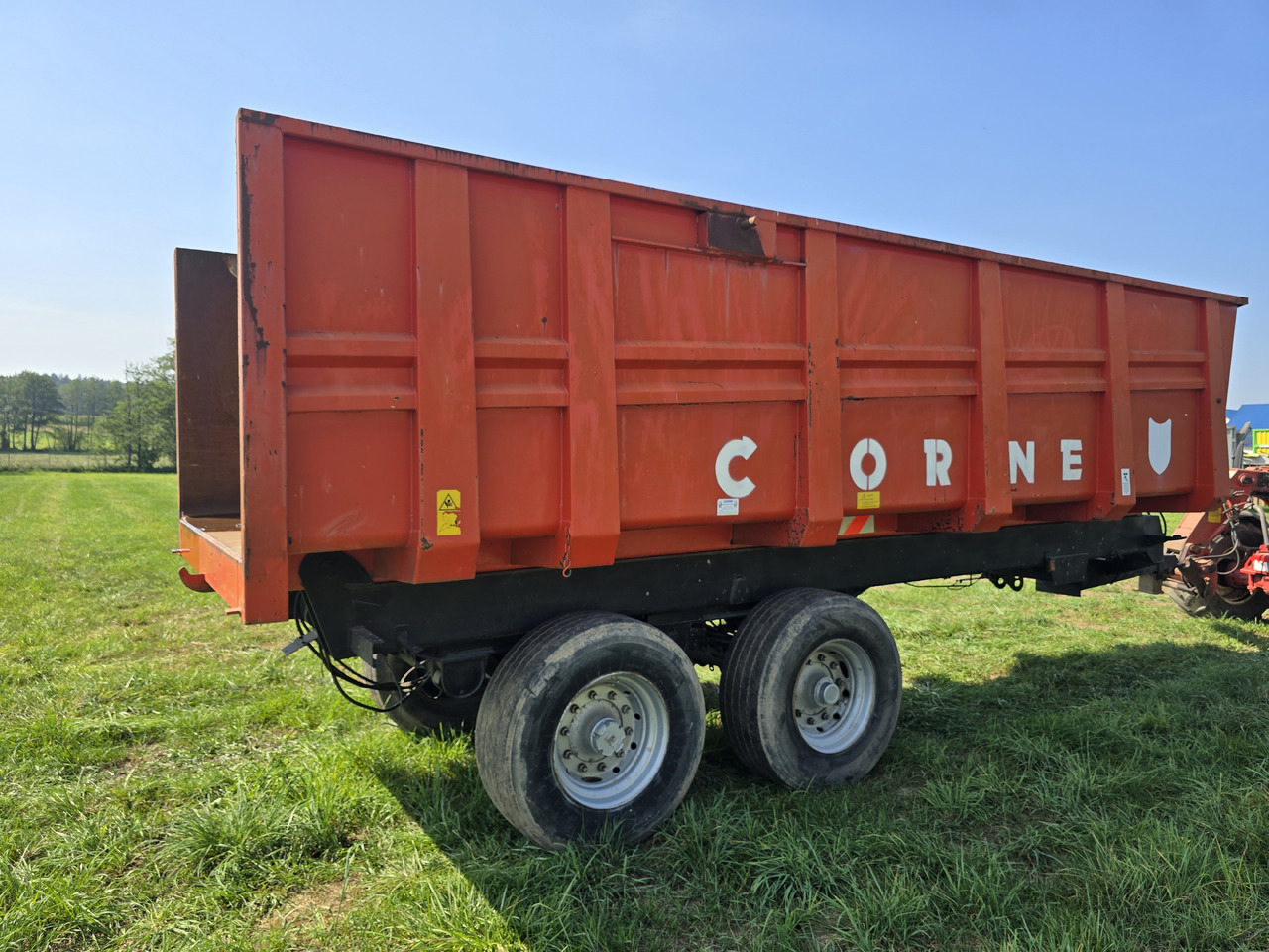 CORNE 20 - Mezőgazdasági billenőpótkocsi: 5 kép. CORNE 20 - Mezőgazdasági billenőpótkocsi: 5 kép.