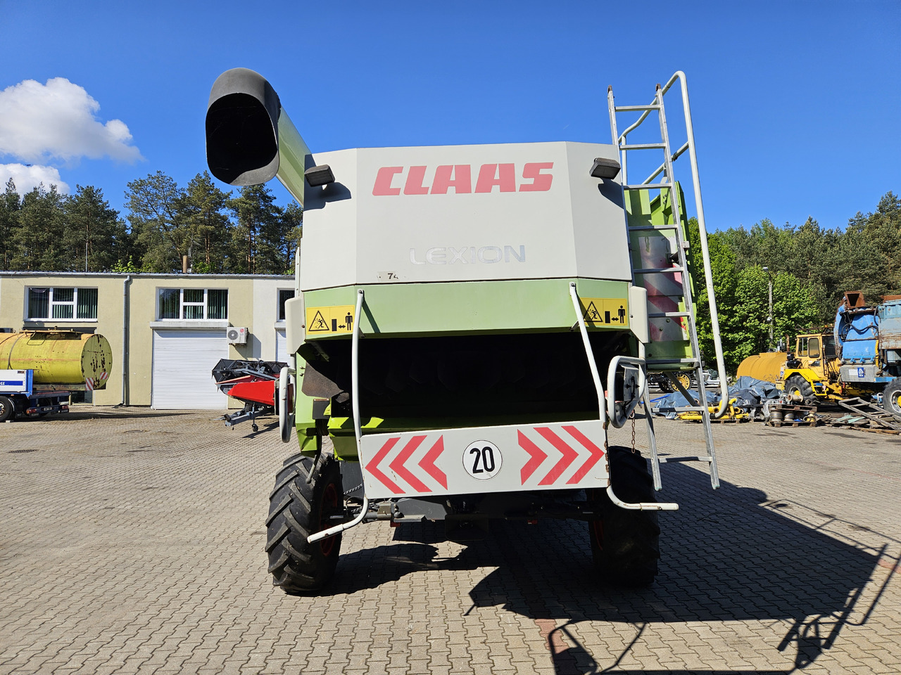 Claas Lexion 480 - Kombájn: 5 kép. Claas Lexion 480 - Kombájn: 5 kép.