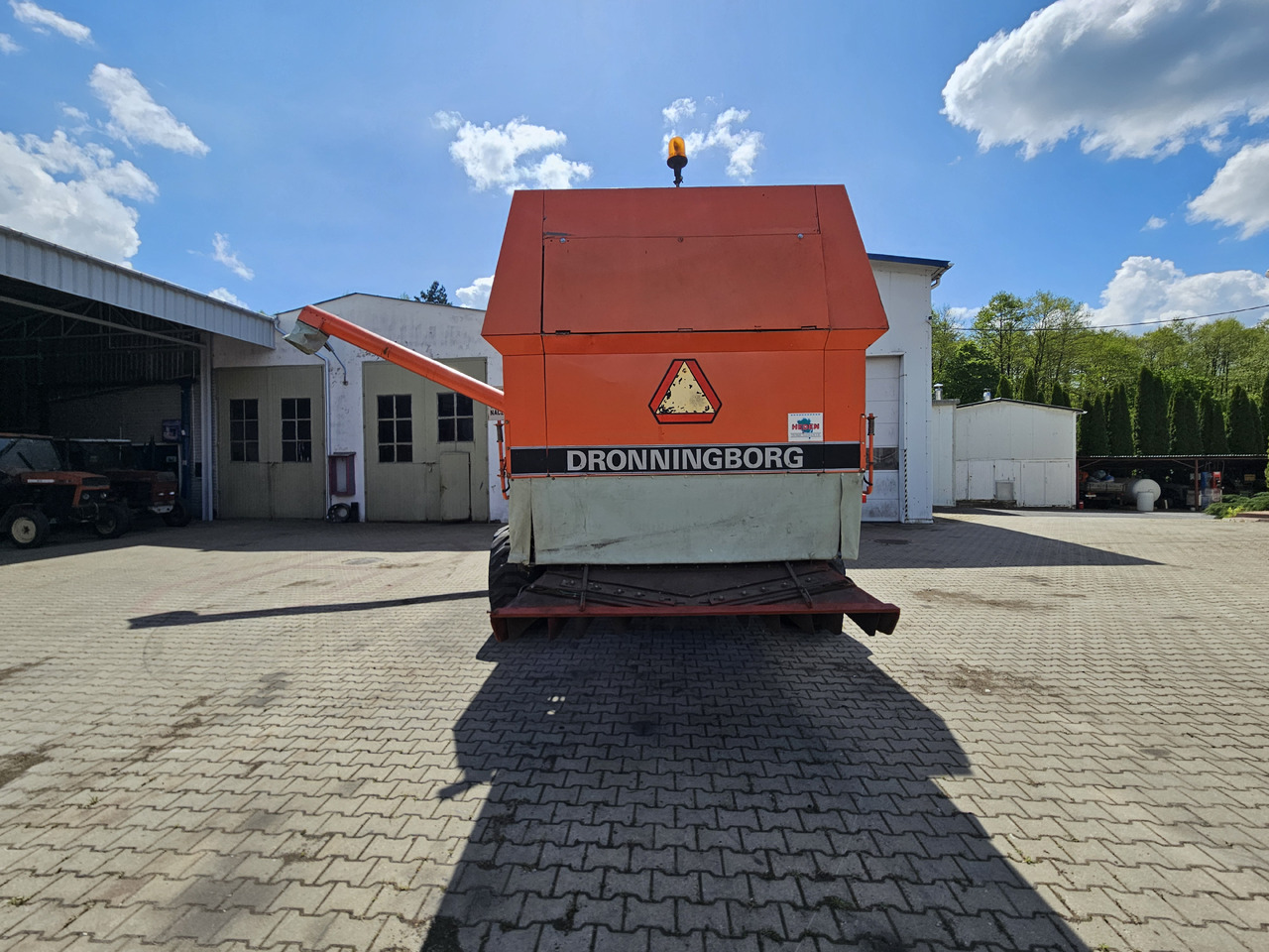 Dronningborg D9000 - Kombájn: 4 kép. Dronningborg D9000 - Kombájn: 4 kép.