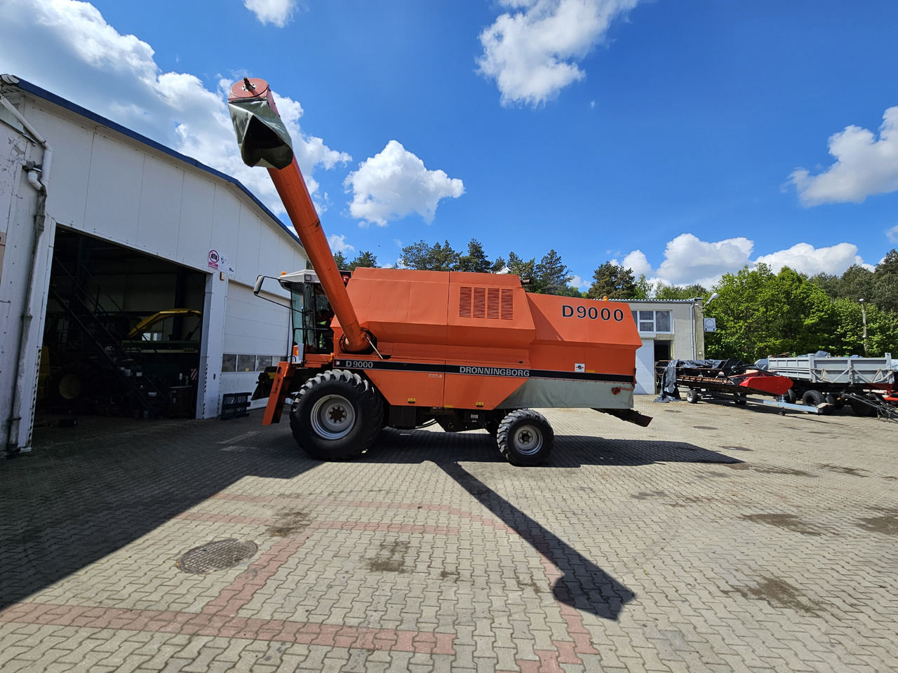 Dronningborg D9000 - Kombájn: 2 kép. Dronningborg D9000 - Kombájn: 2 kép.