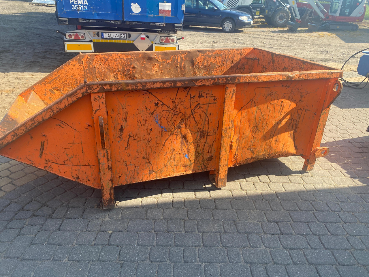 Eichinger Schuttmulde 1046.16, 2000l - Konténer targoncá: 5 kép. Eichinger Schuttmulde 1046.16, 2000l - Konténer targoncá: 5 kép.