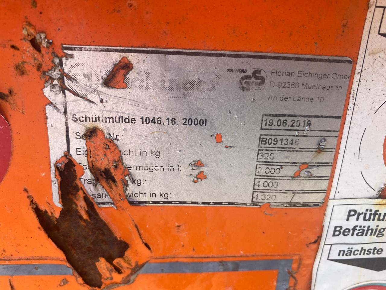 Eichinger Schuttmulde 1046.16, 2000l - Konténer targoncá: 3 kép. Eichinger Schuttmulde 1046.16, 2000l - Konténer targoncá: 3 kép.