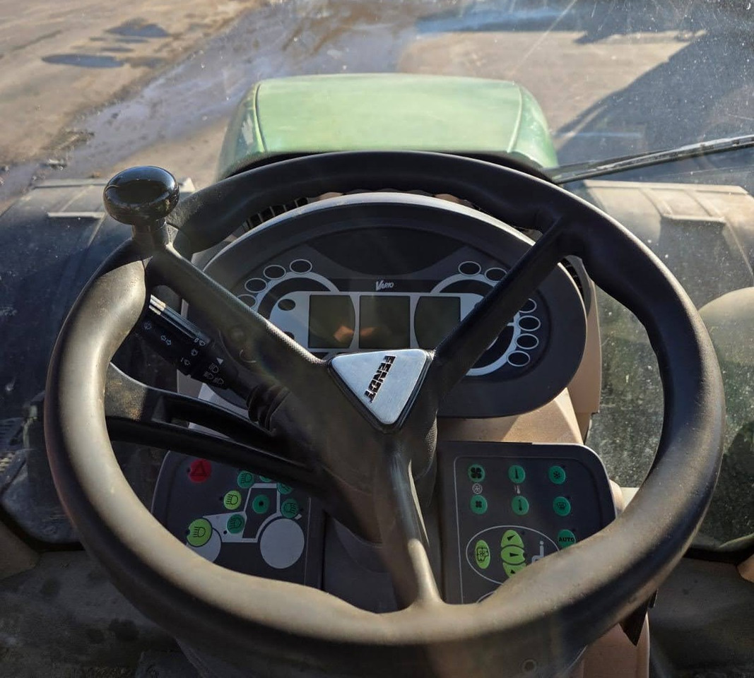 FENDT 936 PROFI PLUS - Traktor: 5 kép. FENDT 936 PROFI PLUS - Traktor: 5 kép.