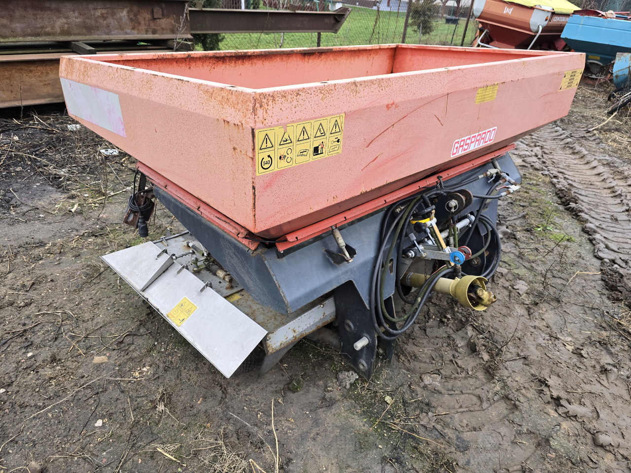 GASPARDO ZENO 28 1600 2D - Műtrágyaszóró: 3 kép. GASPARDO ZENO 28 1600 2D - Műtrágyaszóró: 3 kép.