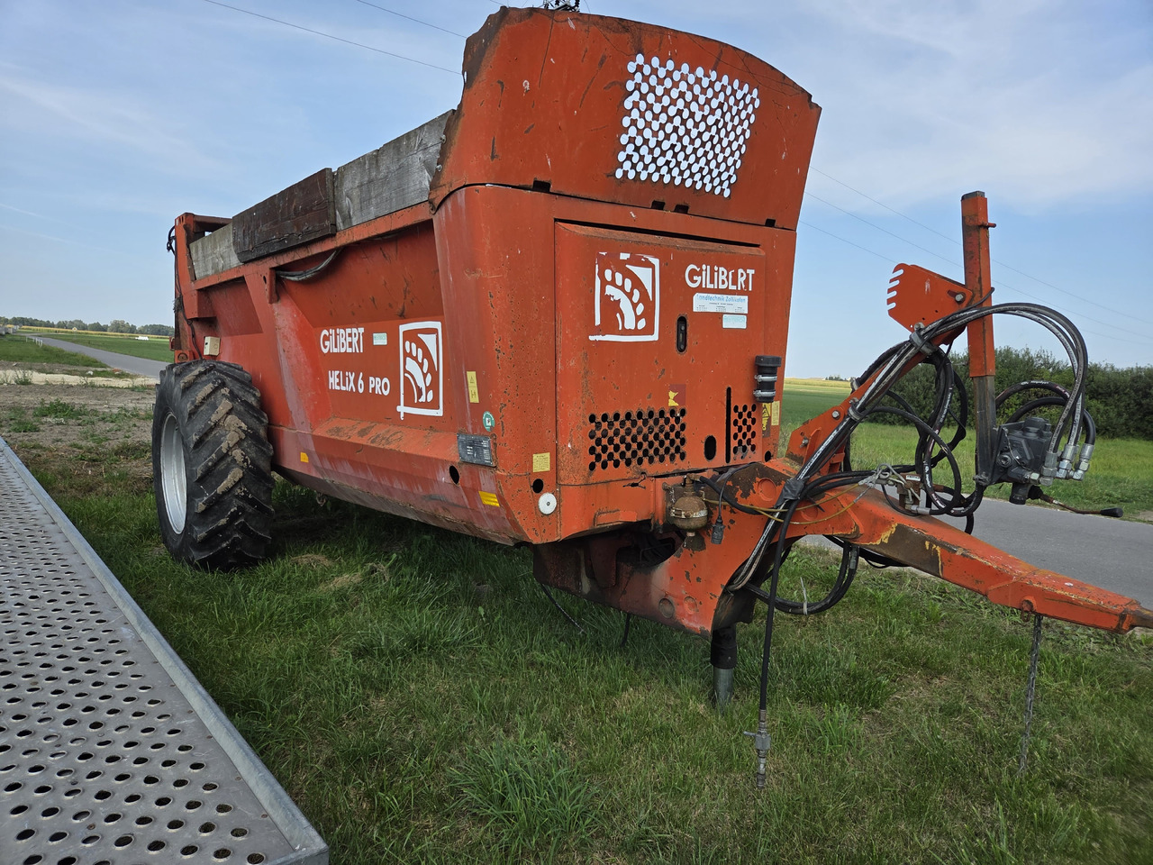 GILIBERT HELIX 6 PRO - Szervestrágyaszóró: 5 kép. GILIBERT HELIX 6 PRO - Szervestrágyaszóró: 5 kép.