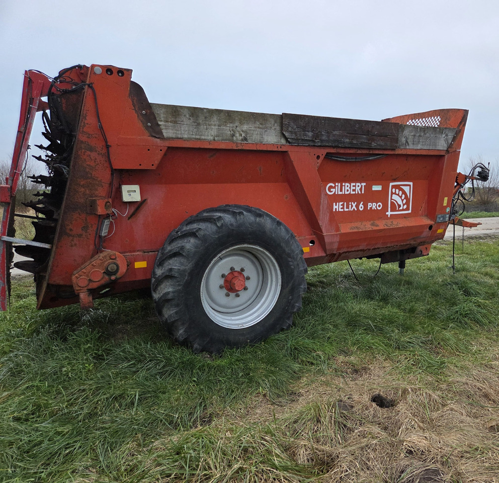 GILIBERT HELIX 6 PRO - Szervestrágyaszóró: 3 kép. GILIBERT HELIX 6 PRO - Szervestrágyaszóró: 3 kép.