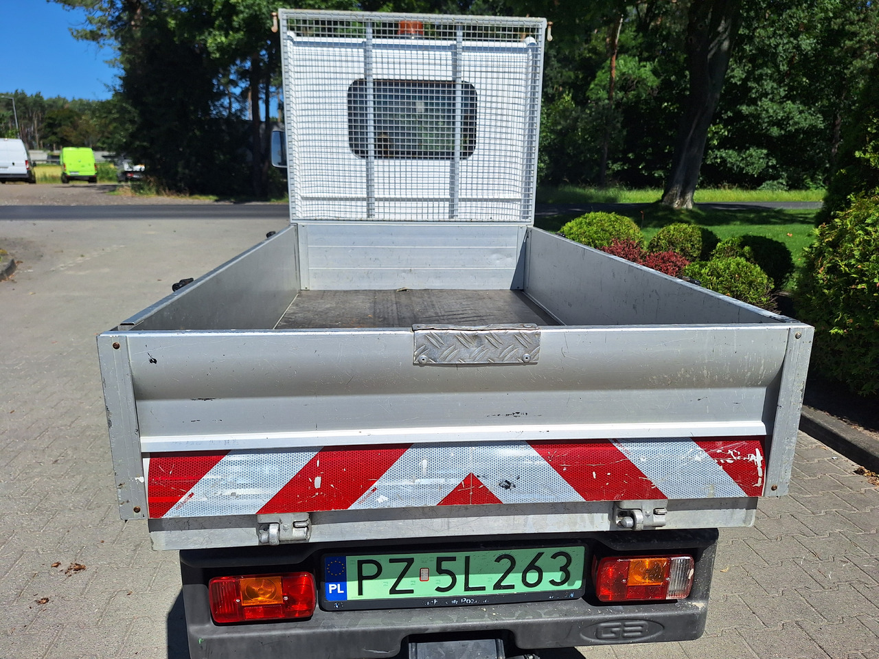 Goupil G5 - Billenőplatós teherautó: 4 kép. Goupil G5 - Billenőplatós teherautó: 4 kép.