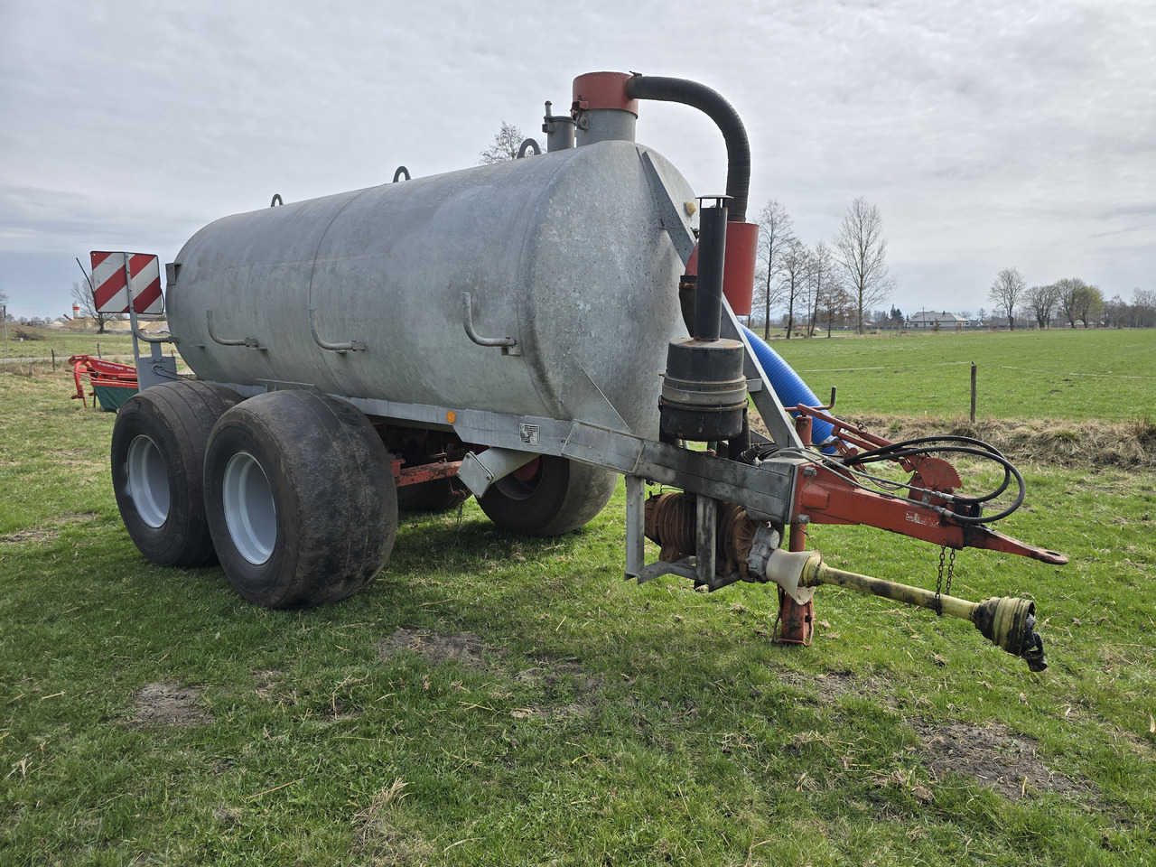 J. Kotte VT7000/8 - Szippantó tartálykocsi: 4 kép. J. Kotte VT7000/8 - Szippantó tartálykocsi: 4 kép.