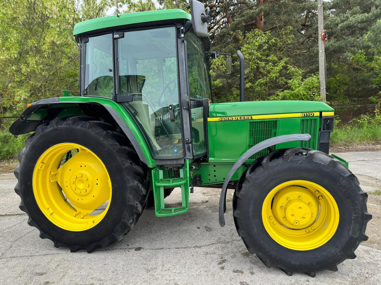 JOHN DEERE 6110 - Traktor: 5 kép. JOHN DEERE 6110 - Traktor: 5 kép.