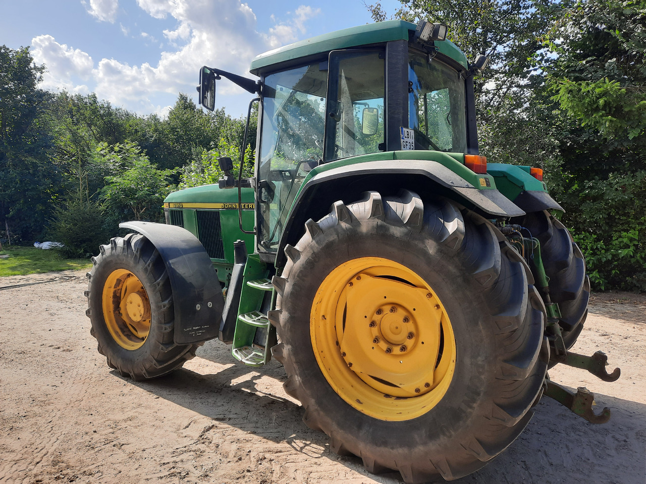 JOHN DEERE 6910 - Traktor: 1 kép. JOHN DEERE 6910 - Traktor: 1 kép.