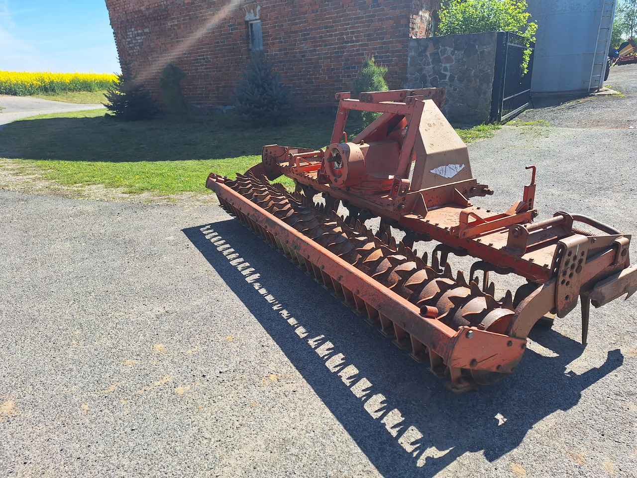 KUHN HR3001D - Borona: 5 kép. KUHN HR3001D - Borona: 5 kép.