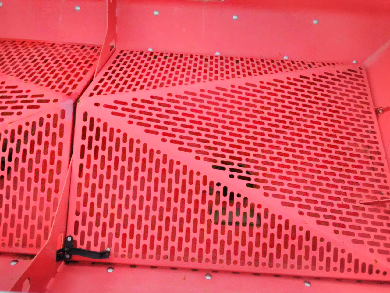 KVERNELAND EXACTA – TL - Műtrágyaszóró: 3 kép. KVERNELAND EXACTA – TL - Műtrágyaszóró: 3 kép.