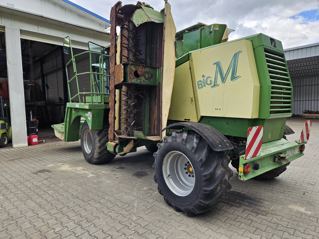 Krone Big M - Fűkasza: 5 kép. Krone Big M - Fűkasza: 5 kép.