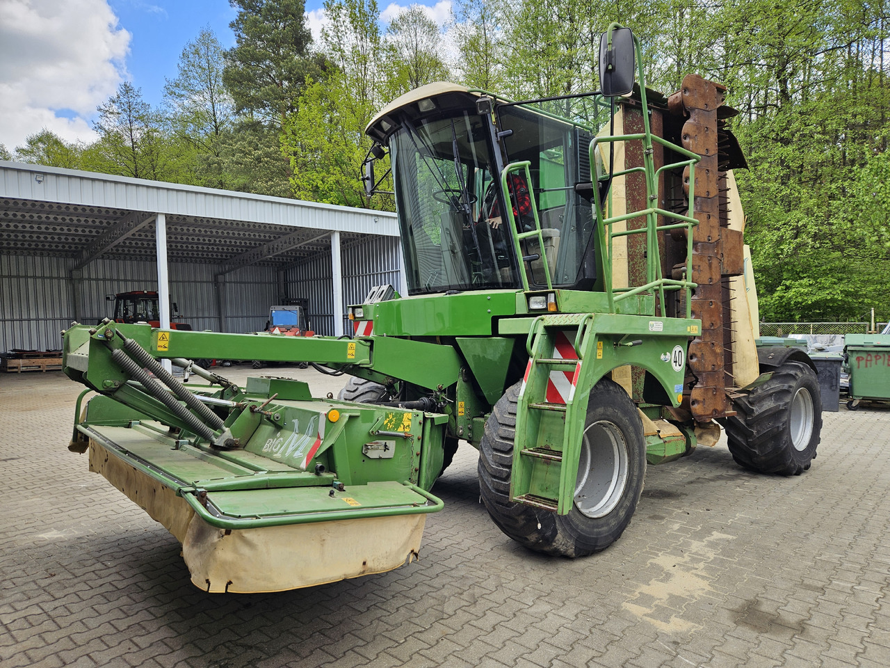 Krone Big M - Fűkasza: 2 kép. Krone Big M - Fűkasza: 2 kép.