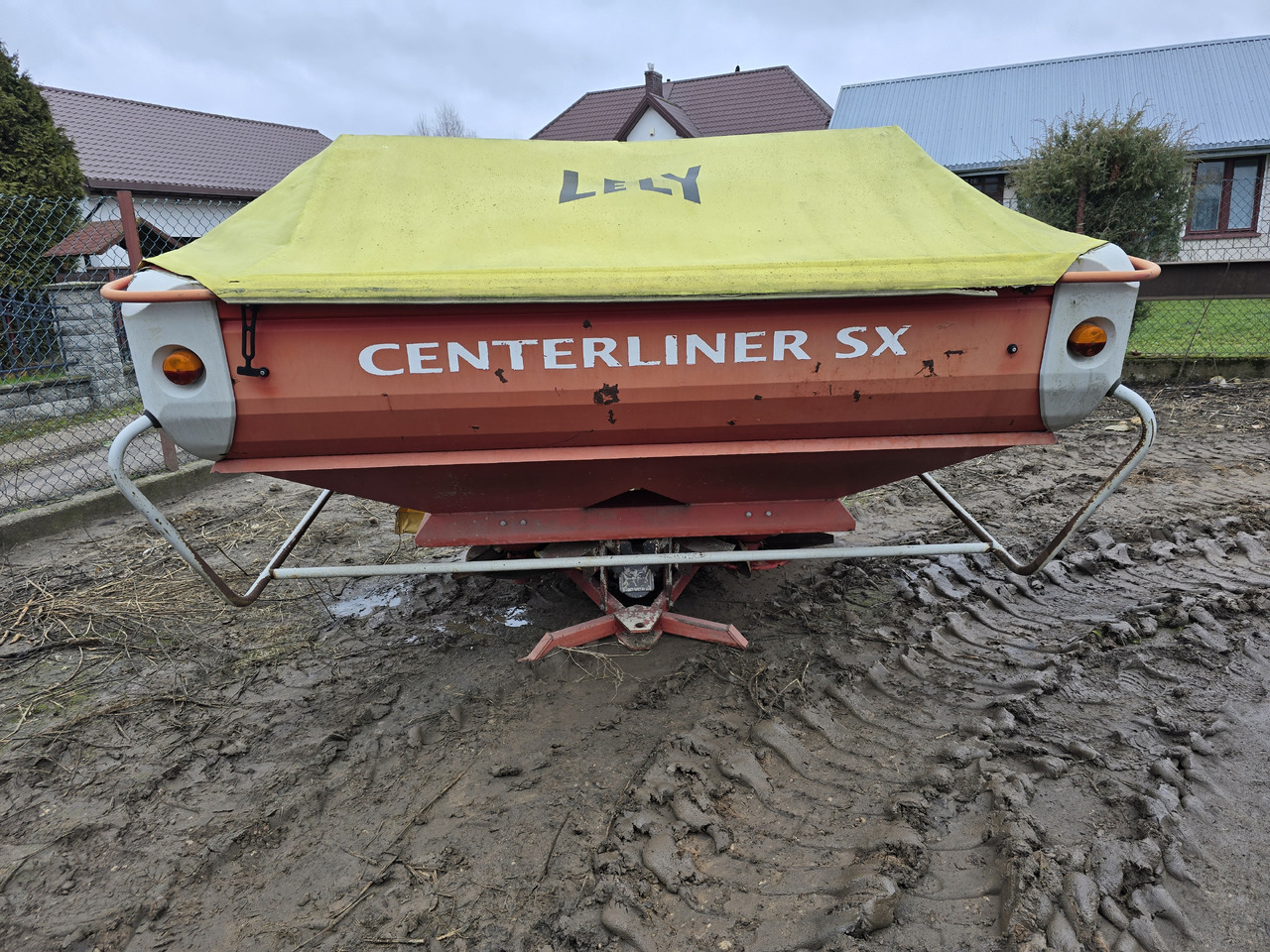 LELY Centerliner SX 2500 - Műtrágyaszóró: 5 kép. LELY Centerliner SX 2500 - Műtrágyaszóró: 5 kép.