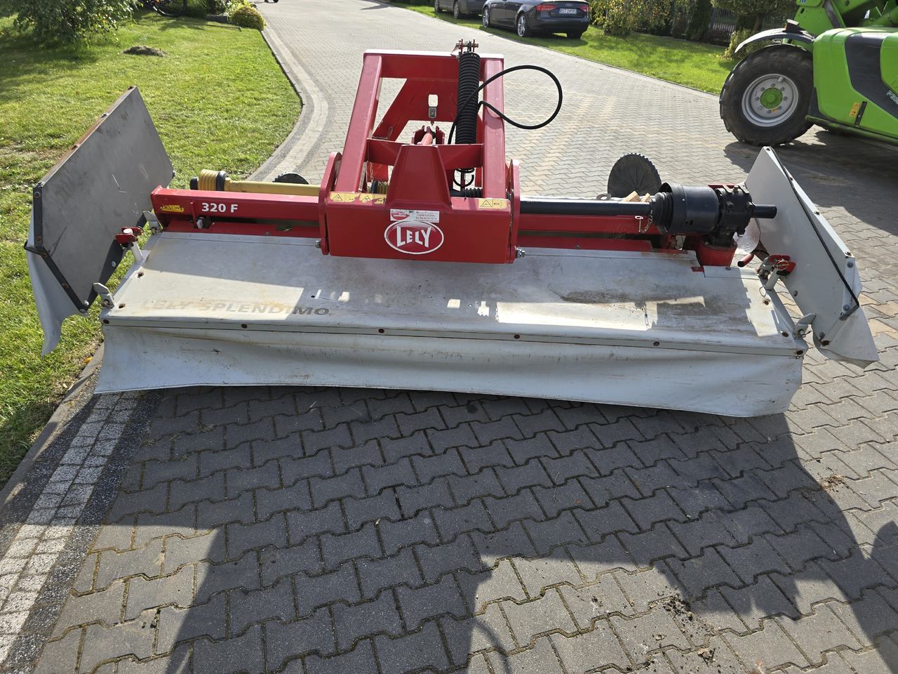 LELY Splendimo 320 F - Fűkasza: 3 kép. LELY Splendimo 320 F - Fűkasza: 3 kép.