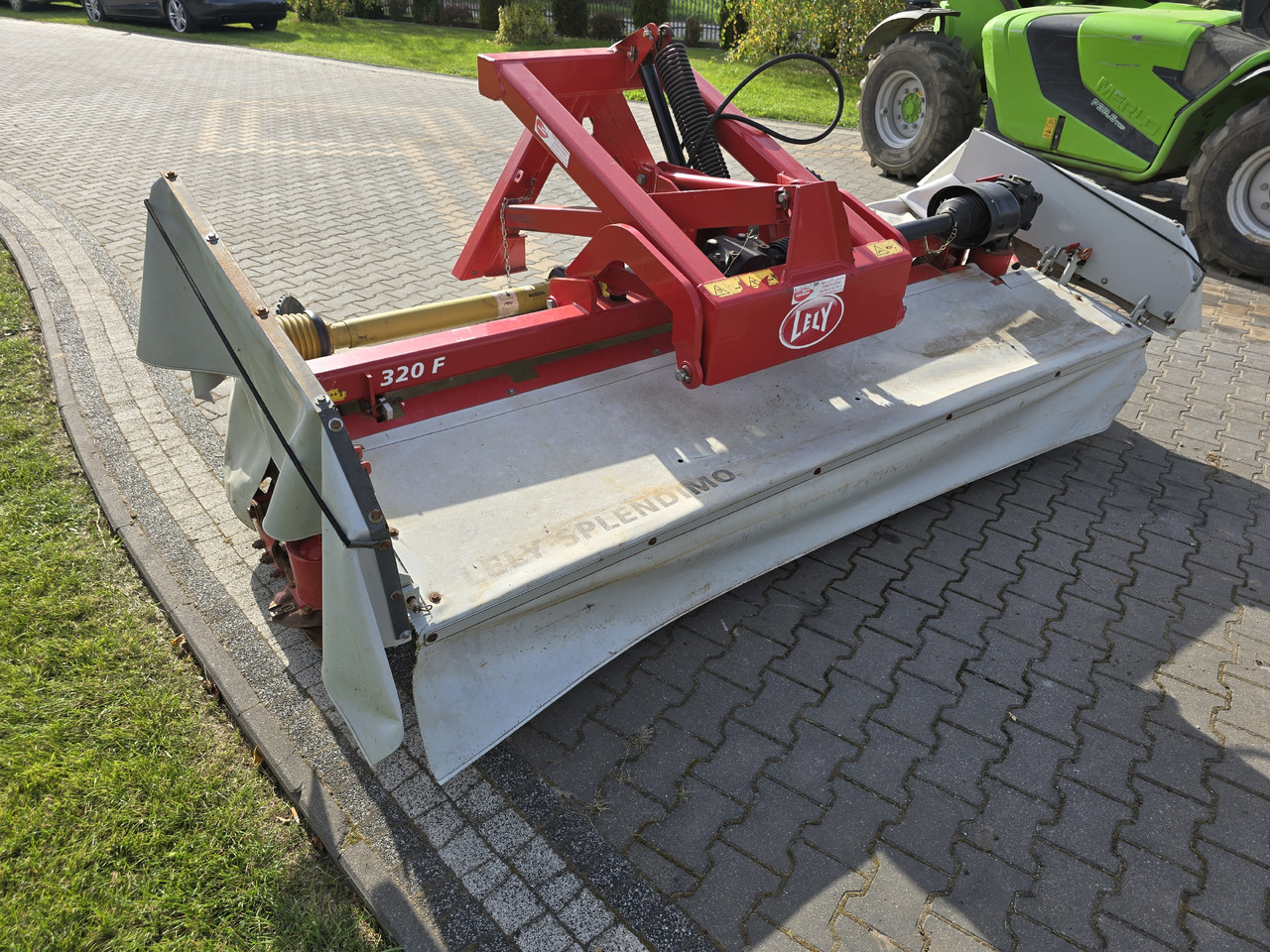 LELY Splendimo 320 F - Fűkasza: 3 kép. LELY Splendimo 320 F - Fűkasza: 3 kép.