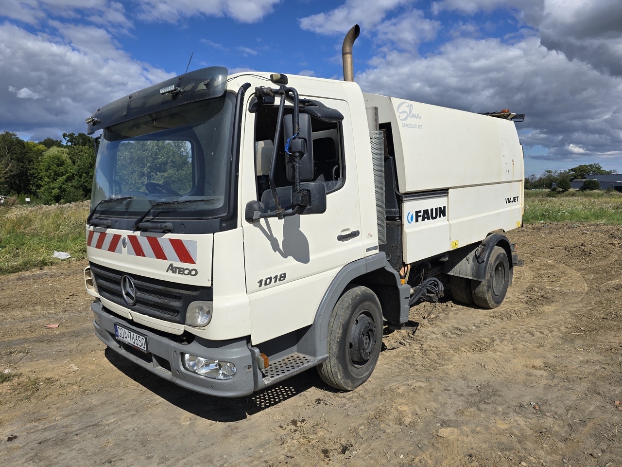 MERCEDES-BENZ Atego - Utcaseprő gép: 1 kép. MERCEDES-BENZ Atego - Utcaseprő gép: 1 kép.