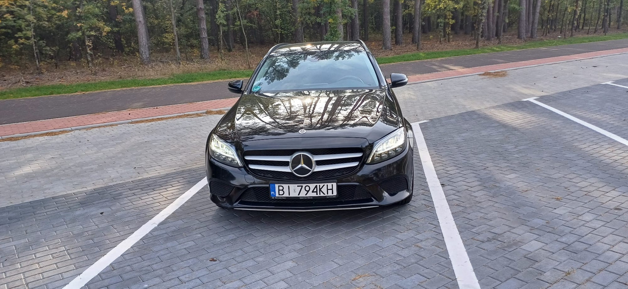 MERCEDES-BENZ C 200 D (W205) - Autó: 2 kép. MERCEDES-BENZ C 200 D (W205) - Autó: 2 kép.