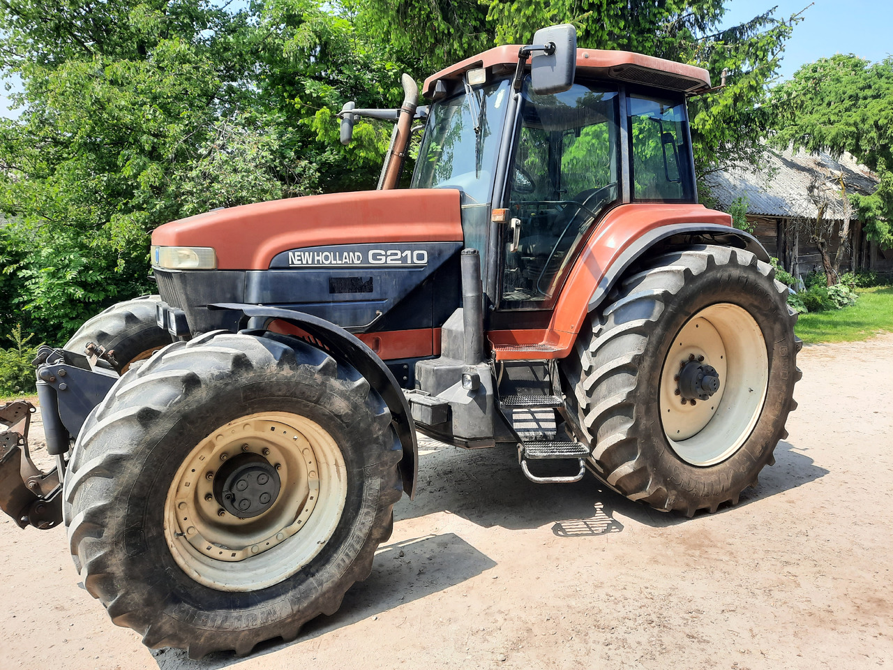 NEW HOLLAND G210 - Traktor: 5 kép. NEW HOLLAND G210 - Traktor: 5 kép.