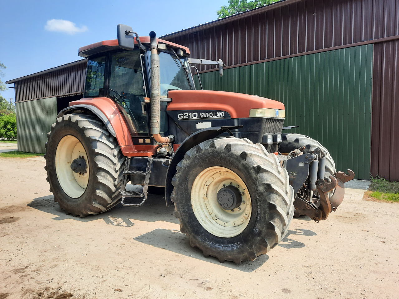 NEW HOLLAND G210 - Traktor: 3 kép. NEW HOLLAND G210 - Traktor: 3 kép.