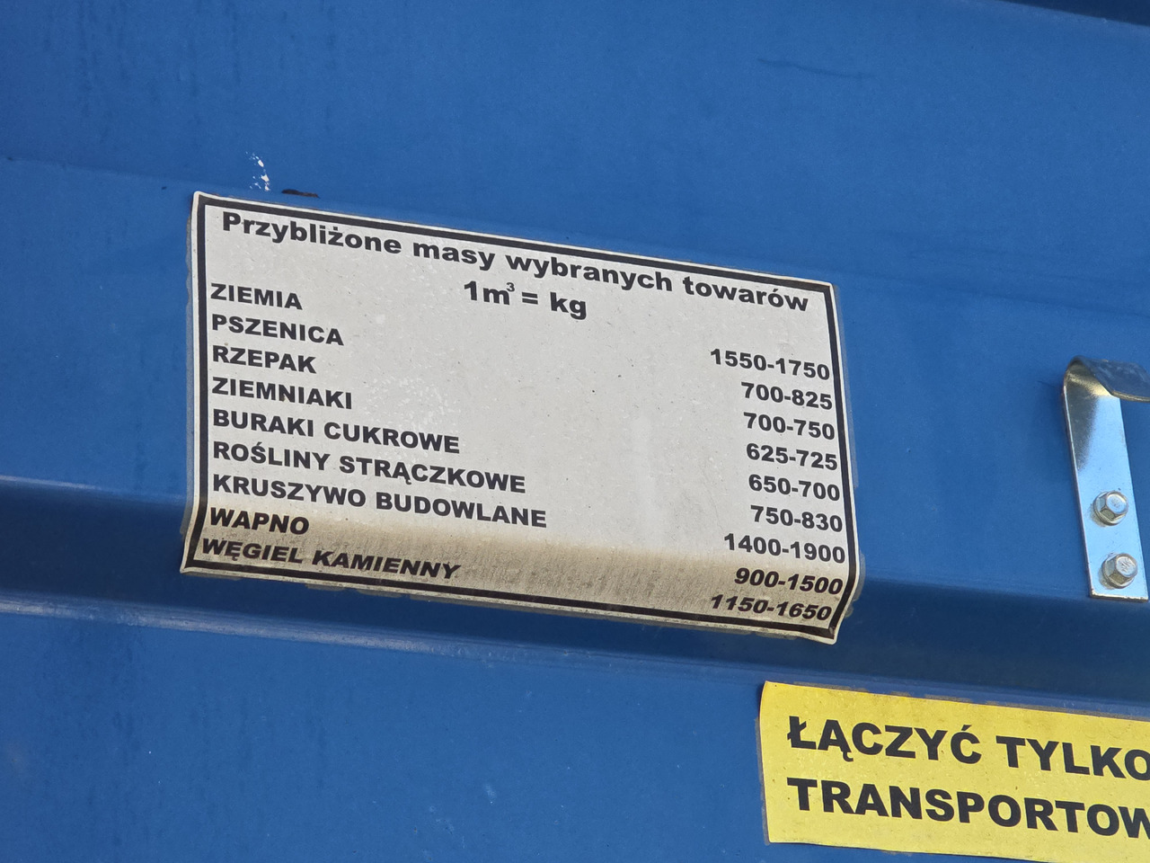 PANAV PS2.17 - Mezőgazdasági billenőpótkocsi: 3 kép. PANAV PS2.17 - Mezőgazdasági billenőpótkocsi: 3 kép.