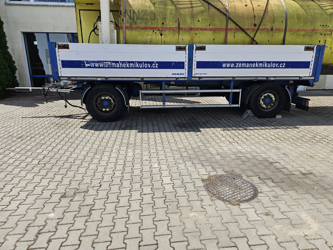 PV18 - Autó utánfutó: 1 kép. PV18 - Autó utánfutó: 1 kép.