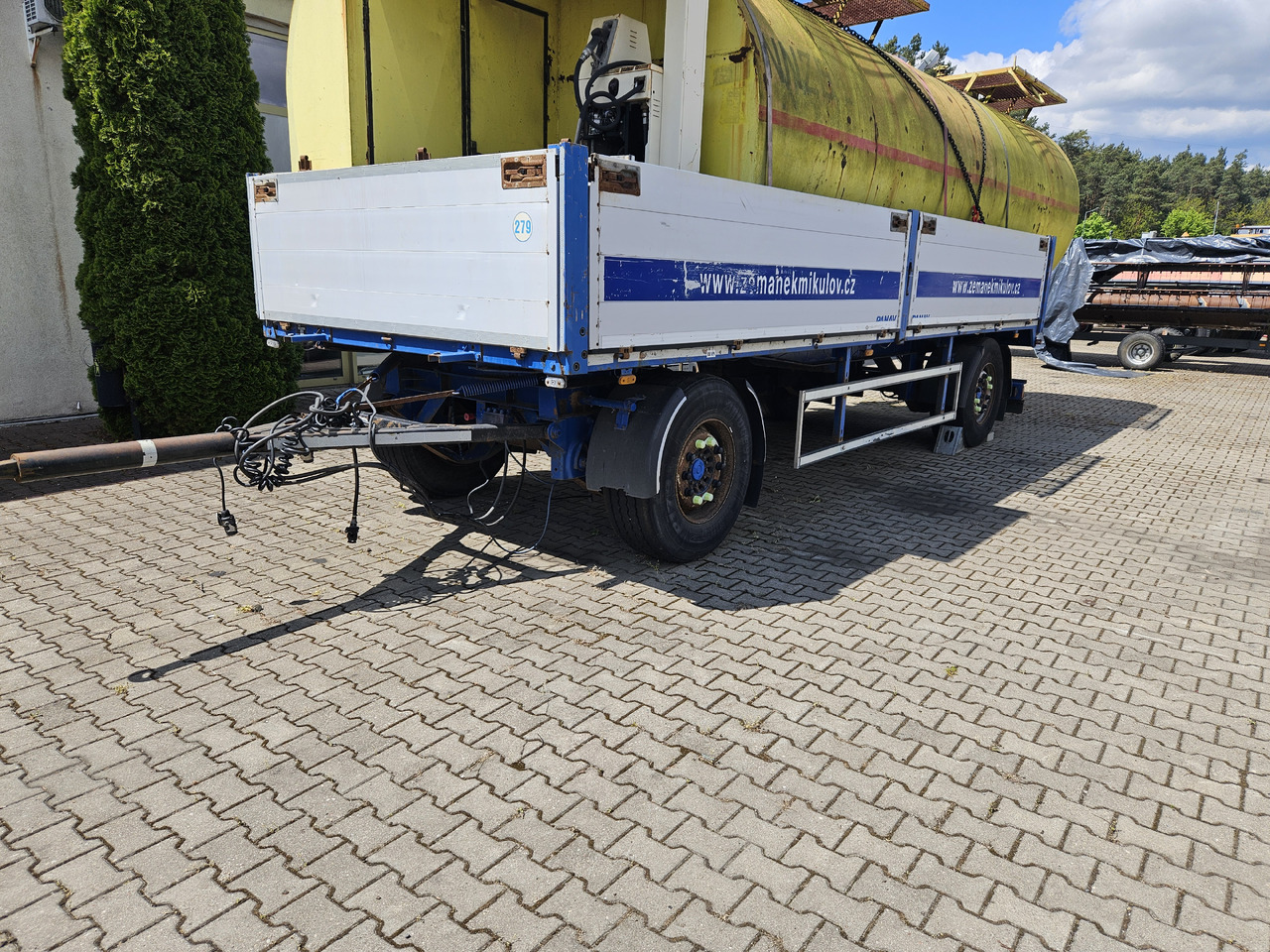 PV18 - Autó utánfutó: 2 kép. PV18 - Autó utánfutó: 2 kép.