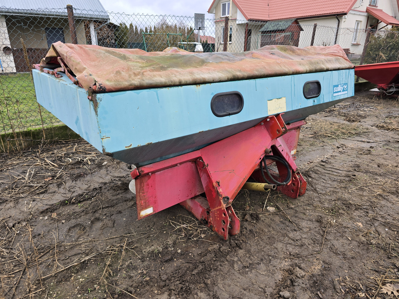 SULKY DPX 1500 L - Műtrágyaszóró: 3 kép. SULKY DPX 1500 L - Műtrágyaszóró: 3 kép.