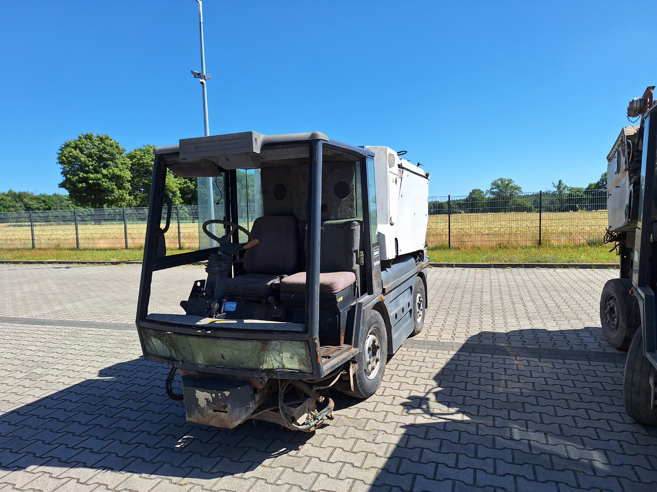 Schmidt Swingo - Utcaseprő gép: 1 kép. Schmidt Swingo - Utcaseprő gép: 1 kép.